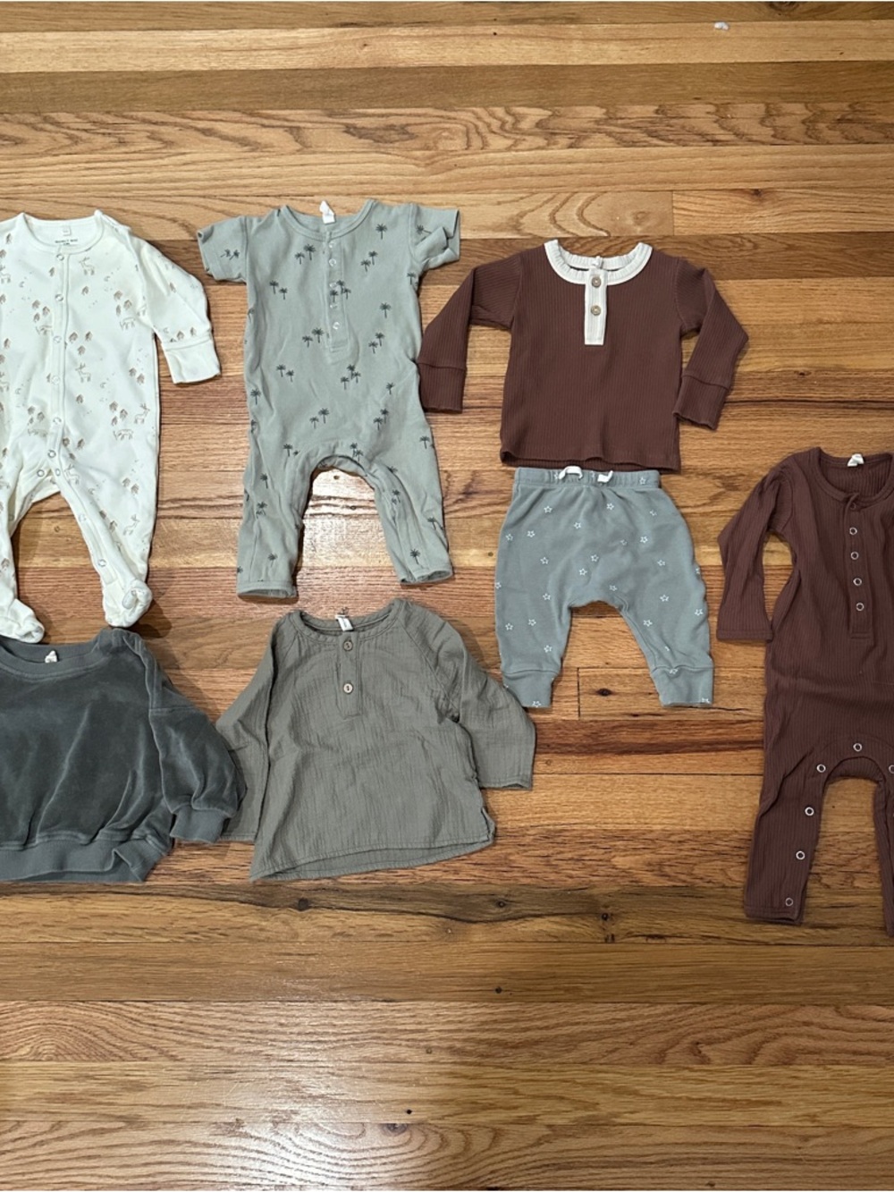 Quincy Mae 3-6 Month Bundle of Onesies, Tops, Pants and Sweater